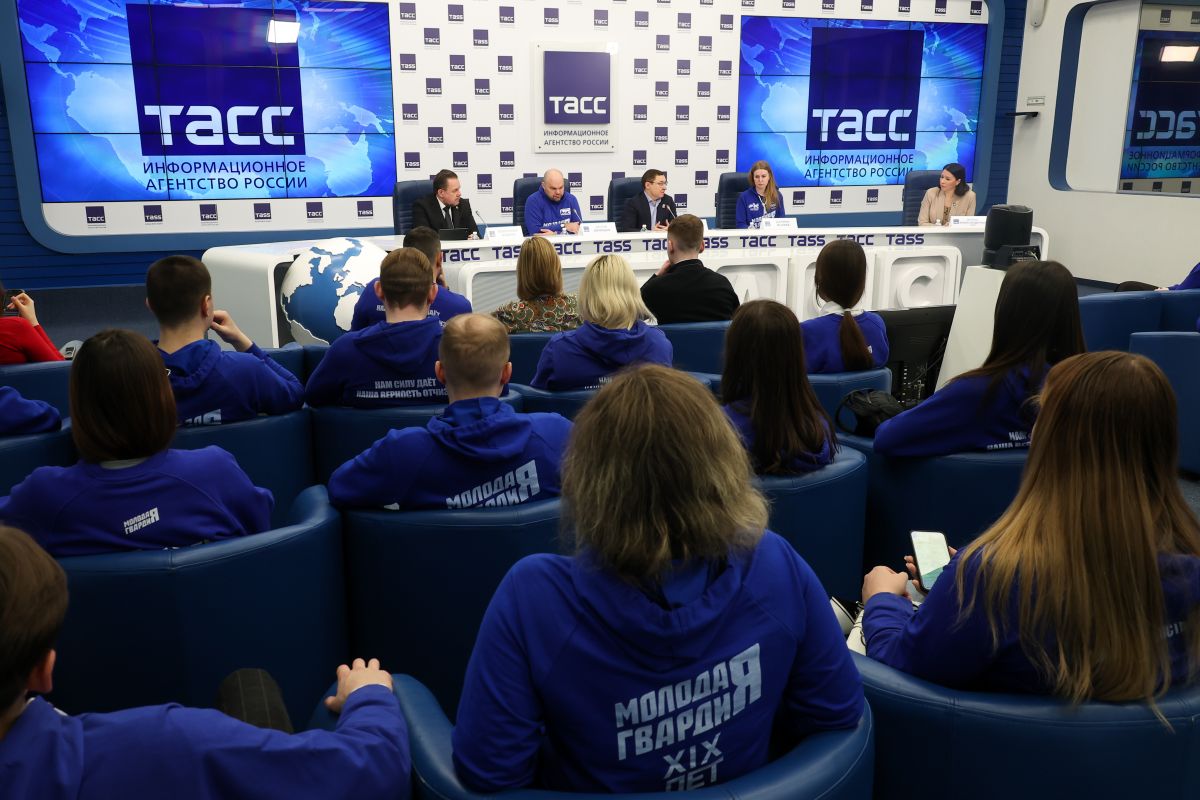 «Единая Россия» и «Молодая Гвардия» запустили федеральный образовательный проект «ПолитЗавод».