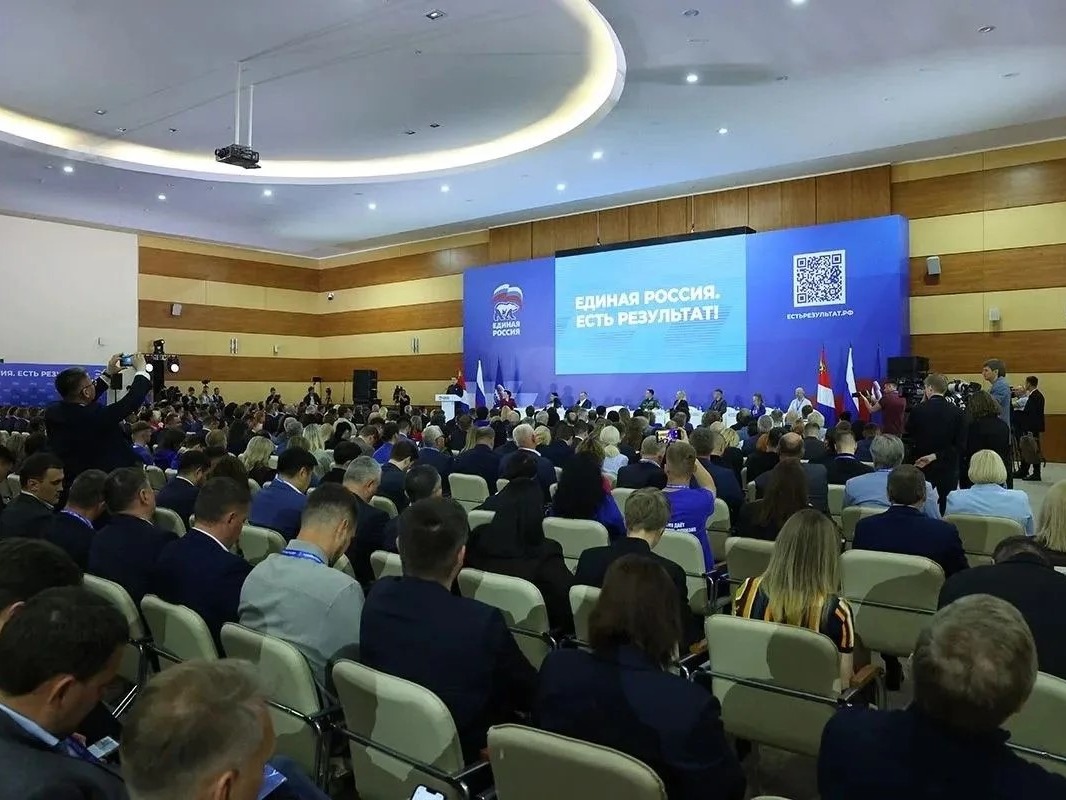 От развития инфраструктуры до подготовки кадров будущего: В Народную программу «Единой России» предложили инициативы по развитию Дальнего Востока и Арктики.
