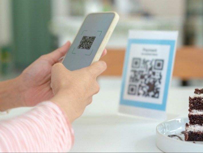 Единый QR-код для платежей начнет действовать в России уже этой осенью.