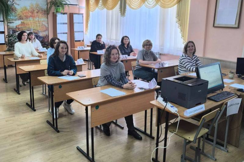 ЕГЭ для родителей в Пятигорске: необычный экзамен по математике базового уровня прошел на базе школы №5.
