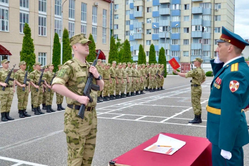 Новобранцы Росгвардии приняли присягу в Пятигорске..