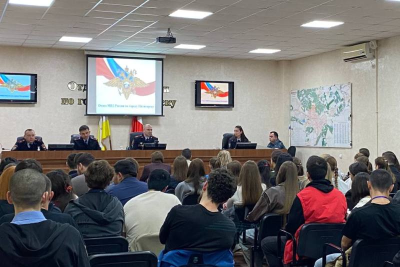 В Отделе МВД России по городу Пятигорску прошел день открытых дверей.