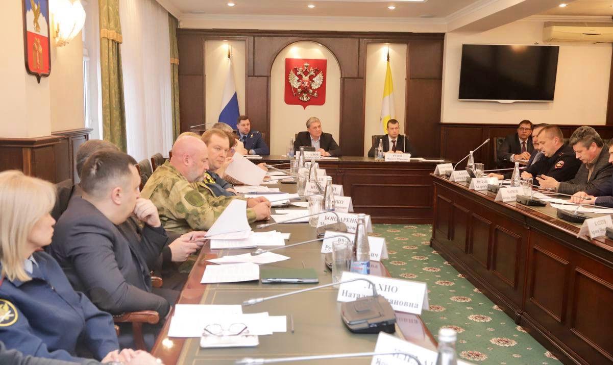 Меры антитеррористической безопасности в период проведения мероприятий, посвященных 80-летию Победы в Великой Отечественной войне стали ключевой темой совещания в Пятигорске.