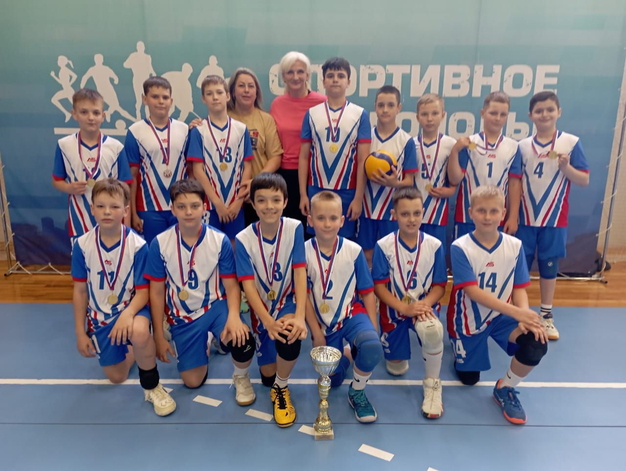 Юные волейболисты Пятигорска взяли золото на краевом турнире .