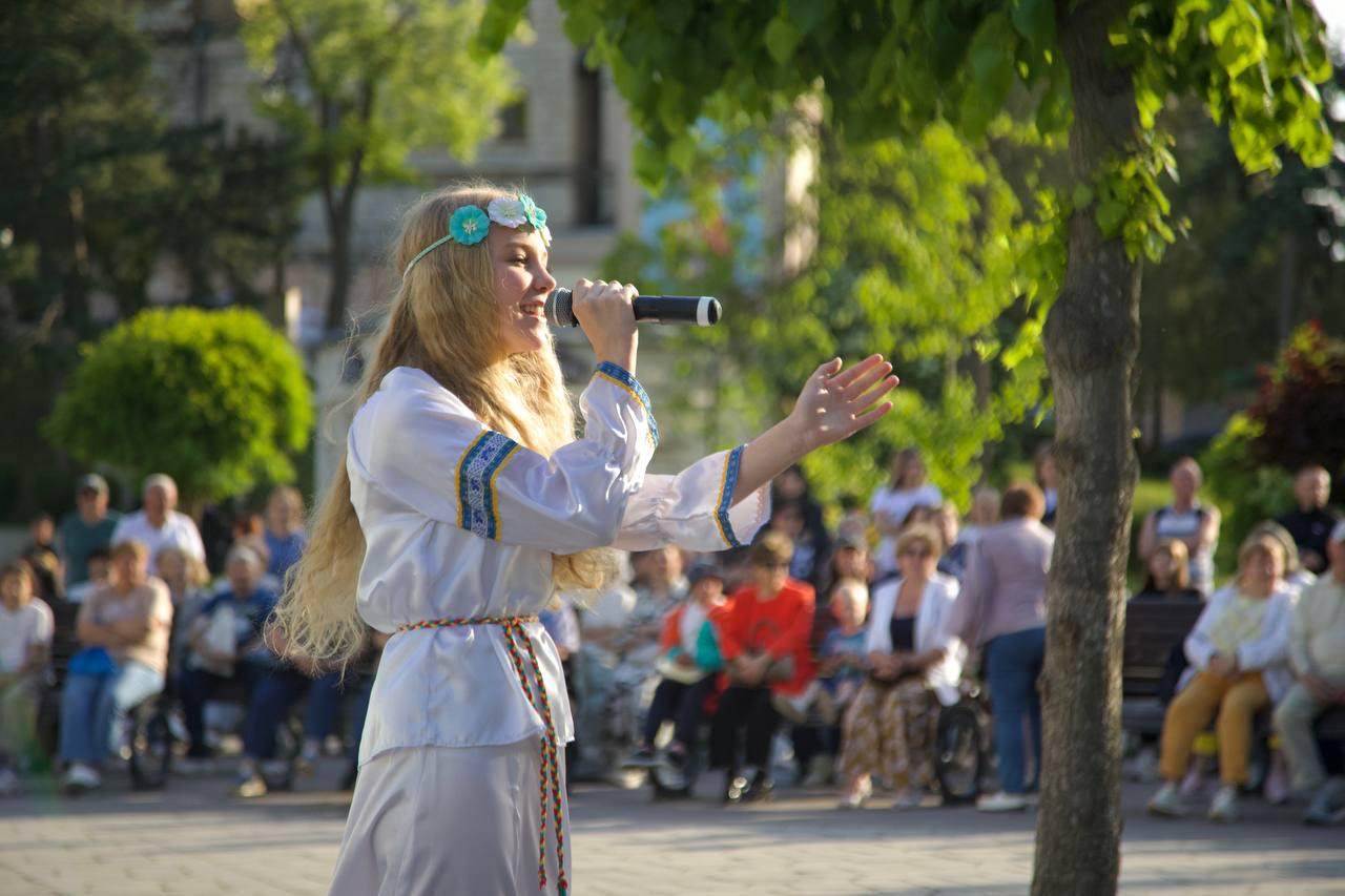 Наследие братьев славян: в День памяти святых Мефодия и Кирилла в Пятигорске состоялся большой концерт, посвященный славянской культуре.