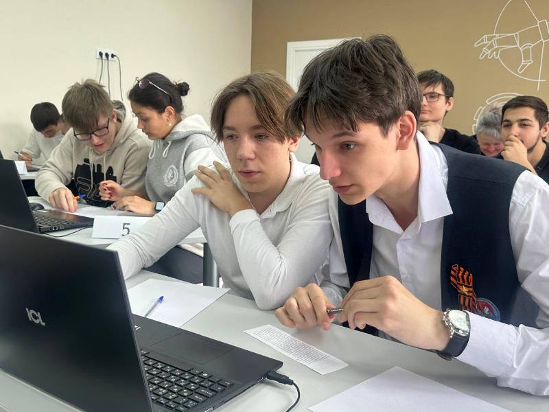 В Пятигорске прошел III интеллектуальный городской конкурс по информатике для одиннадцатиклассников «IT – карусель».