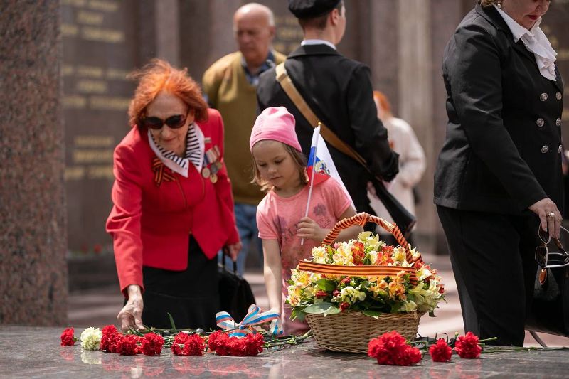 Обновленное мемориальное панно открыто на Аллее Победителей в Пятигорске.