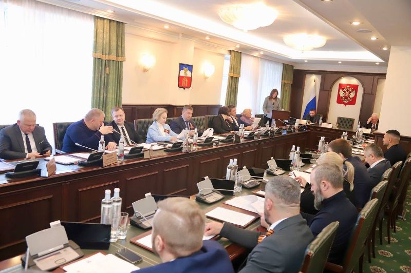 Дума Пятигорска назначила дату новых публичных слушаний, внесла изменения в городской бюджет и дополнила положение о туристическом налоге..