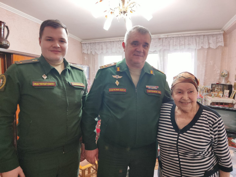 В Пятигорске военные следователи навестили ветерана Великой Отечественной войны. В Пятигорске военные следователи навестили ветерана Великой Отечественной войны.