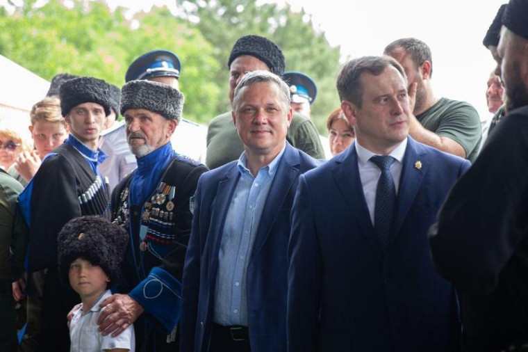Глава Пятигорска Дмитрий Ворошилов посетил фестиваль Терского войскового казачьего общества «Посажение на коня».. Глава Пятигорска Дмитрий Ворошилов посетил фестиваль Терского войскового казачьего общества «Посажение на коня»..
