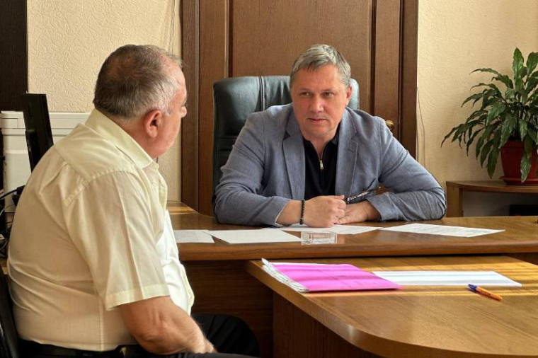 Глава Пятигорска Дмитрий Ворошилов провел прием граждан.. Глава Пятигорска Дмитрий Ворошилов провел прием граждан..