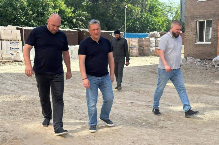 В Пятигорске близится к завершению строительство второго многоквартирного дома для переселения горожан из аварийного жилья.. В Пятигорске близится к завершению строительство второго многоквартирного дома для переселения горожан из аварийного жилья..