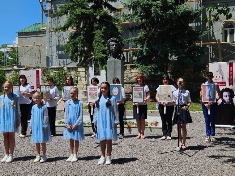 В Пятигорске отметили 225-летие со дня рождения Александра Сергеевича Пушкина. В Пятигорске отметили 225-летие со дня рождения Александра Сергеевича Пушкина.